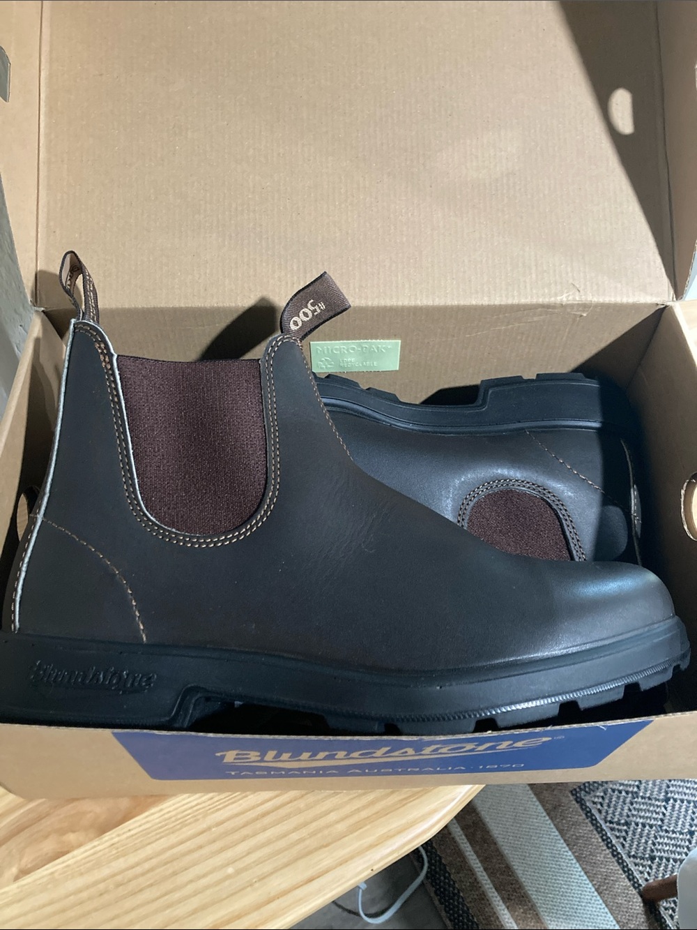 Blundstone 500 Brown Pull-Tab Chelsea Boots - Picture 2 of 6